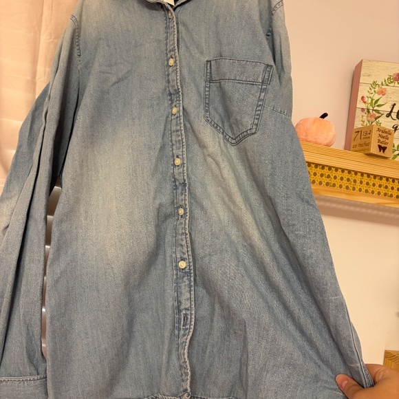 J. Crew Jean shirt . Size medium . Great condition . - Picture 3 of 4